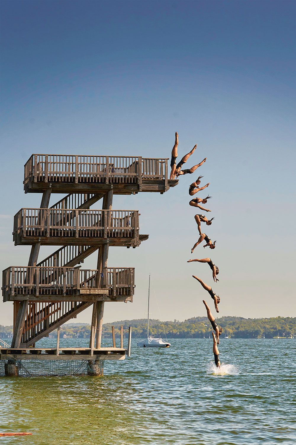 Seemagazin Interview Iris Schmidbauer im "Strandbad Utting" Fotomontage eines Sprung-Ablaufs von Iris Schmidbauer am Ammersee